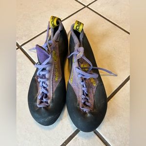 La Sportiva Mythos Rock Climbing Shoe Size 41